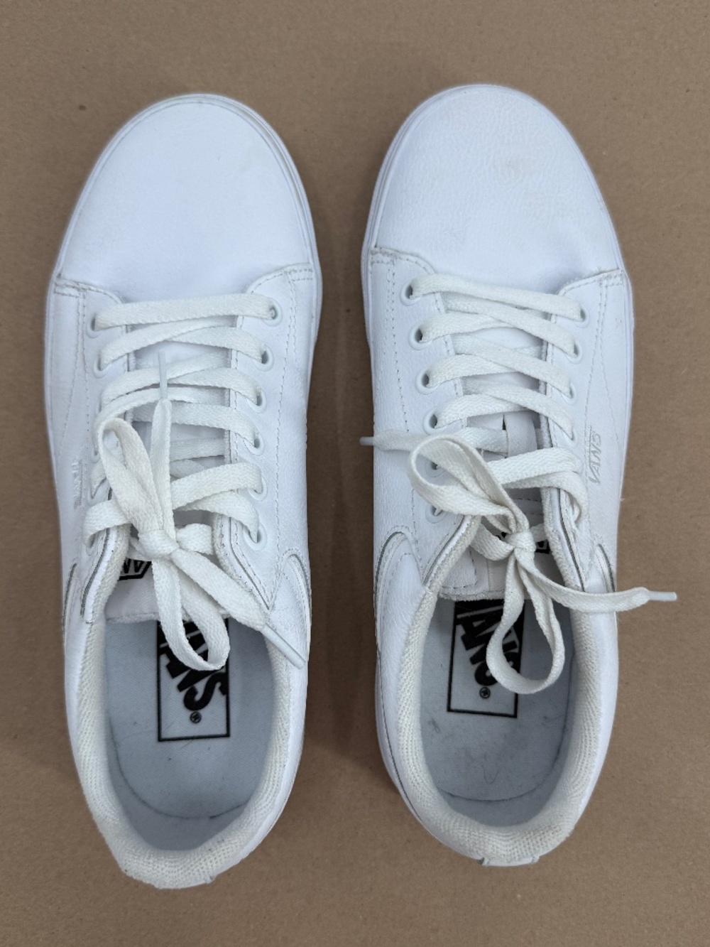 Vans White Leather Low Top Sneakers Skate Shoes Clean Girl Preppy Women 8.5
